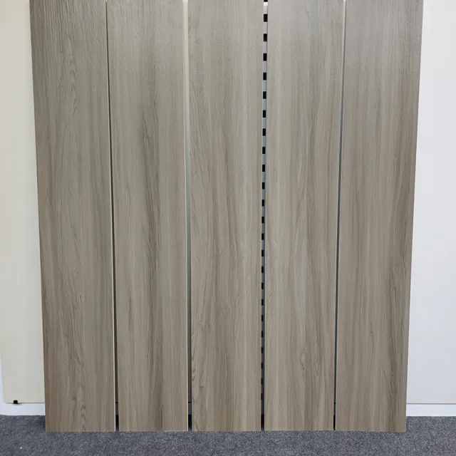 AL28681 Loseta efecto madera | 200 × 1200 mm | Molde mate; absorción de agua de 3–6 %